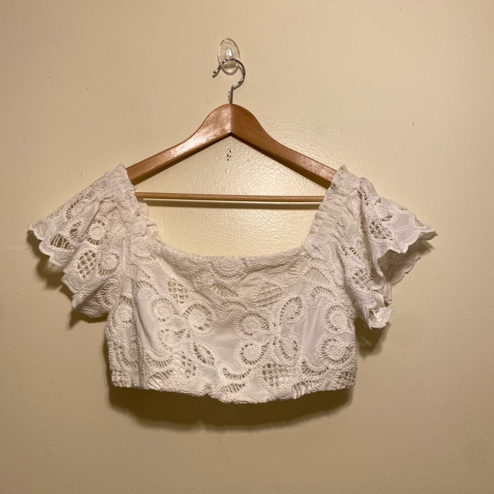 H&M White Lace Crop Top with Puff Sleeves. Size M. New